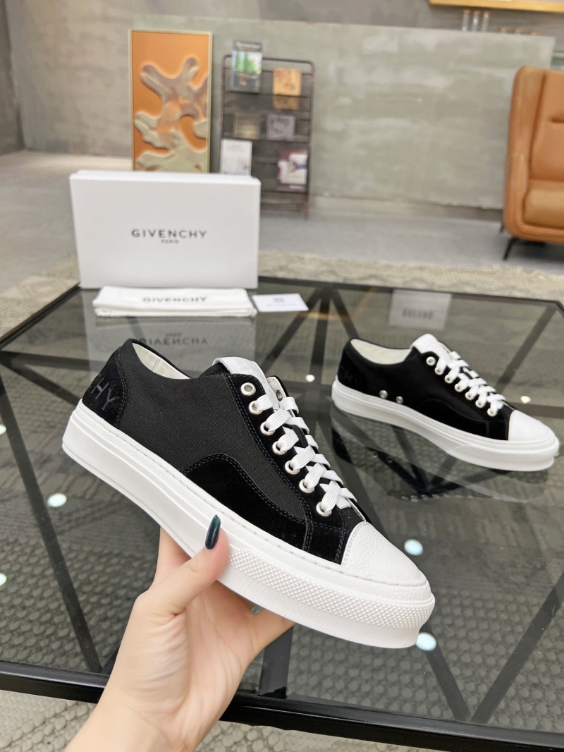 Givenchy Sneakers